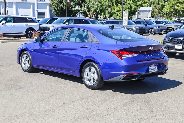 Certified 2023 Hyundai Elantra SE FWD image 2