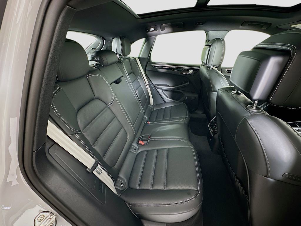 New 2025 Porsche Macan Turbo image 29