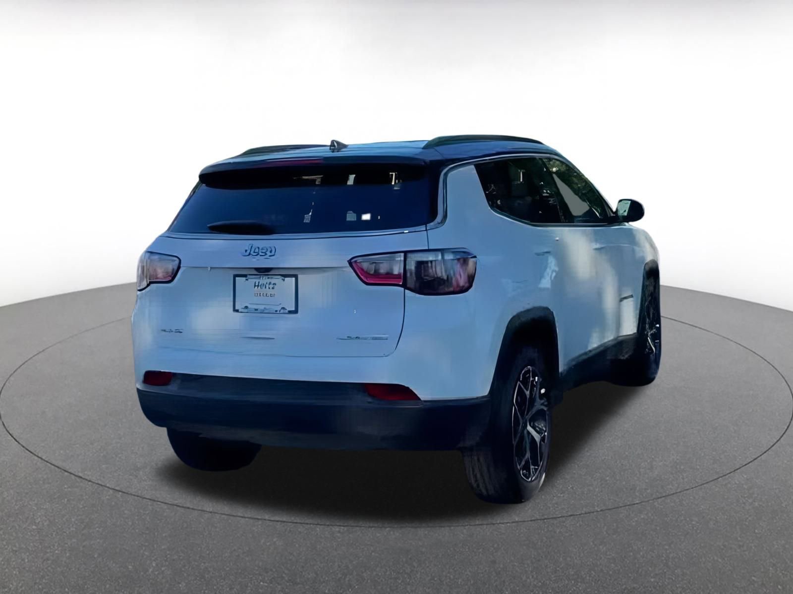 Used 2025 Jeep Compass Limited image 14