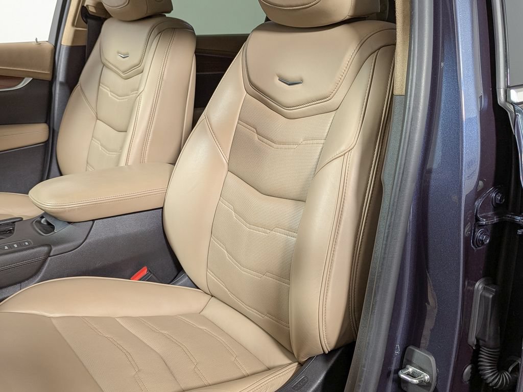 Used 2019 Cadillac XT5 Platinum AWD/4WD image 19