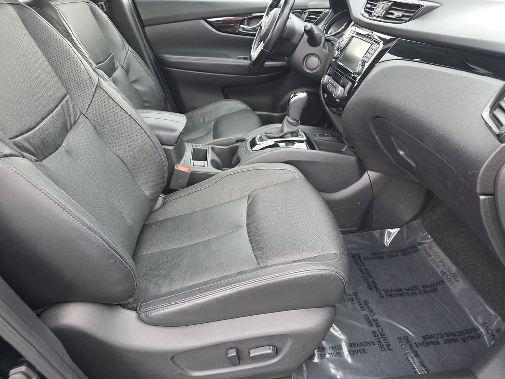 Used 2021 Nissan Rogue Sport SL w/ Premium Package image 26