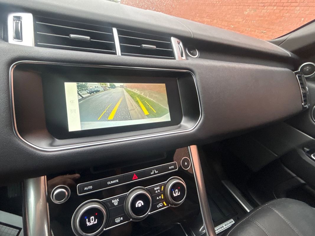 Used 2017 Land Rover Range Rover Sport HSE image 10