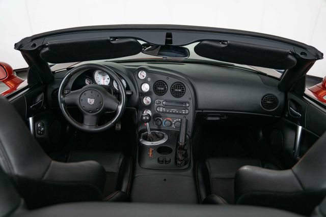 Used 2005 Dodge Viper SRT-10 w/ Copperhead Edition Group RWD image 25