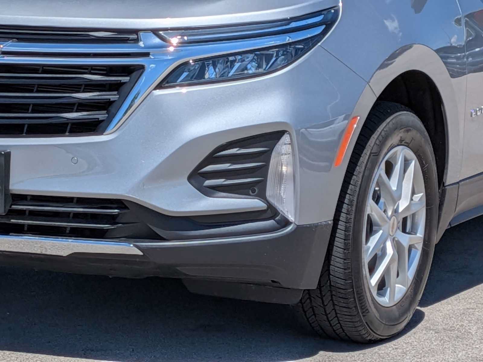 Used 2023 Chevrolet Equinox LT AWD/4WD image 10