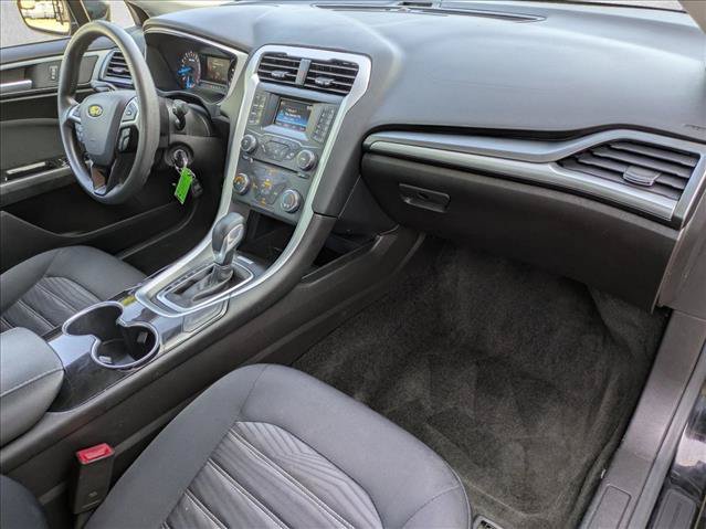 Used 2016 Ford Fusion SE FWD image 20