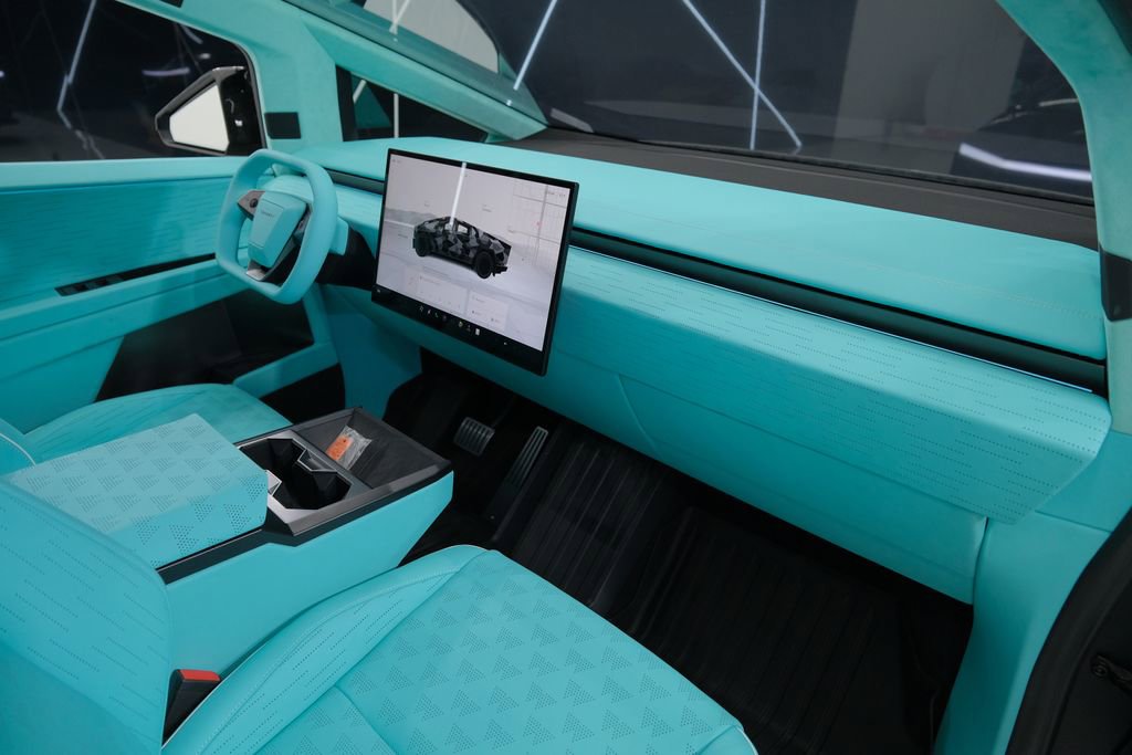 Used 2025 Tesla Cybertruck AWD Crew Cab image 48