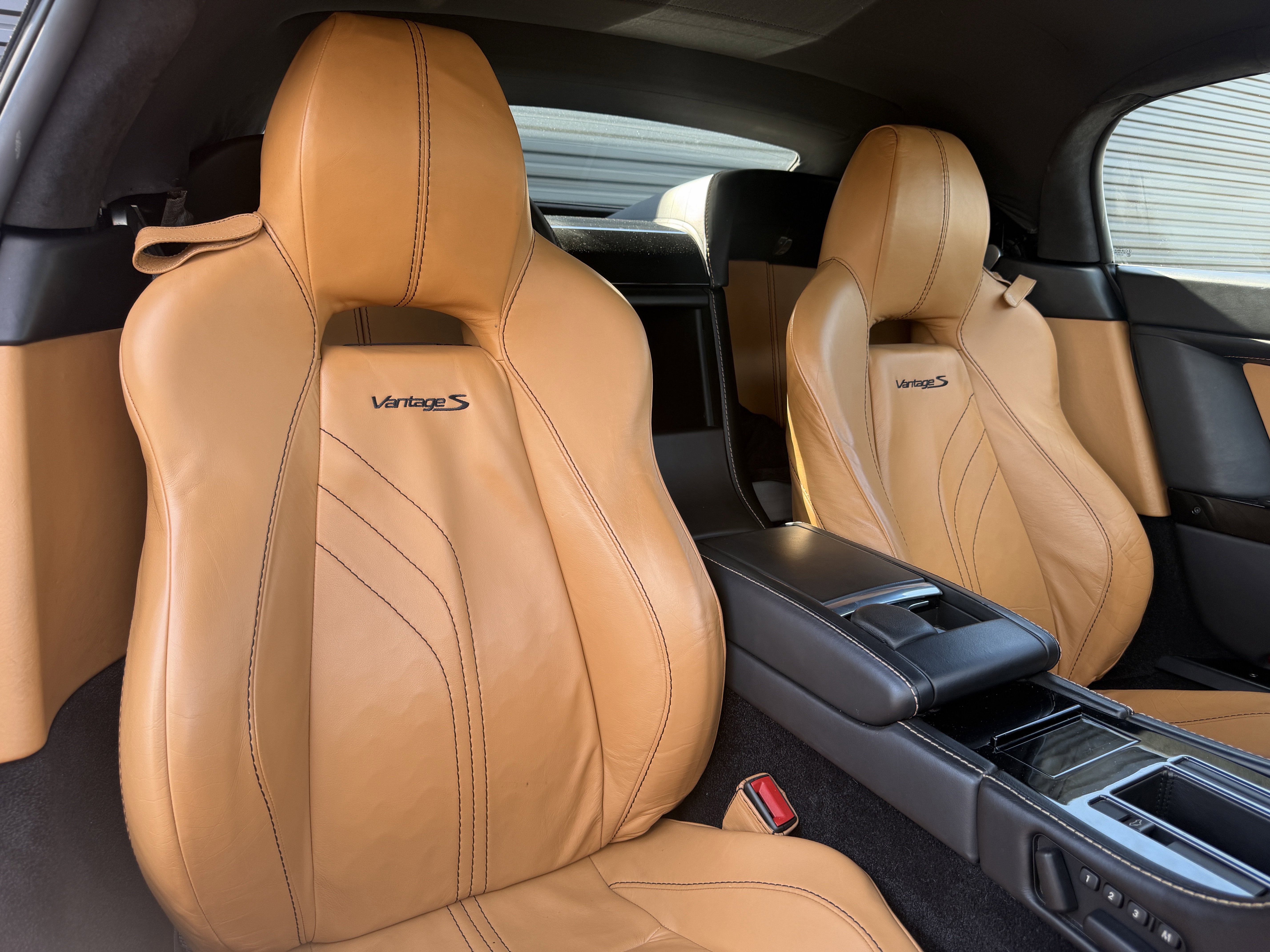 Used 2012 Aston Martin V8 Vantage S RWD image 11