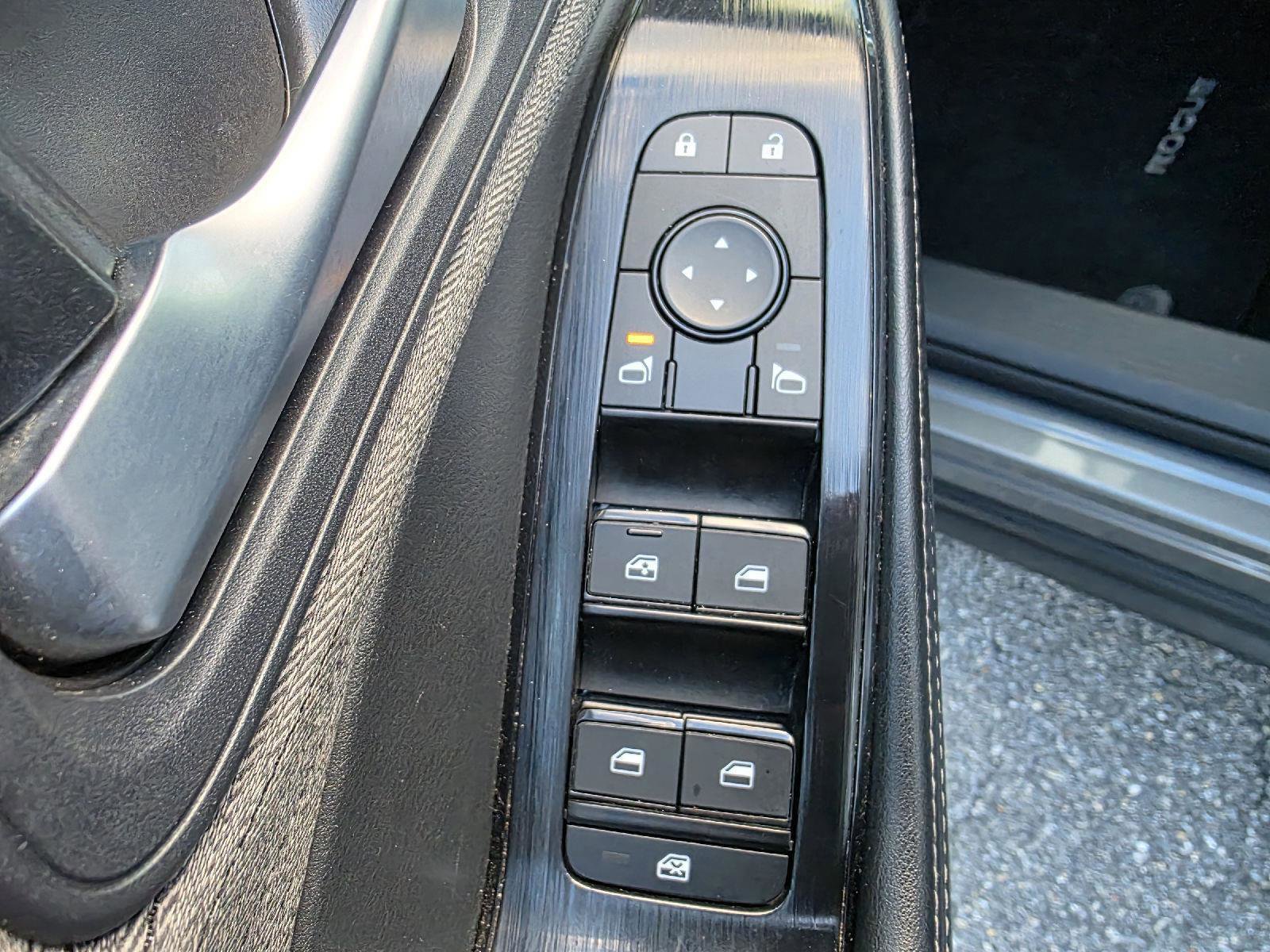 Used 2023 Nissan Rogue SV image 11