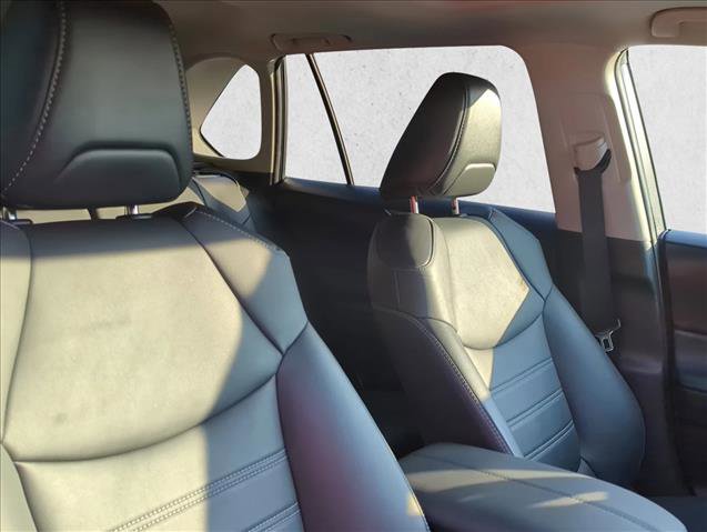 Used 2023 Toyota RAV4 XLE Premium image 22