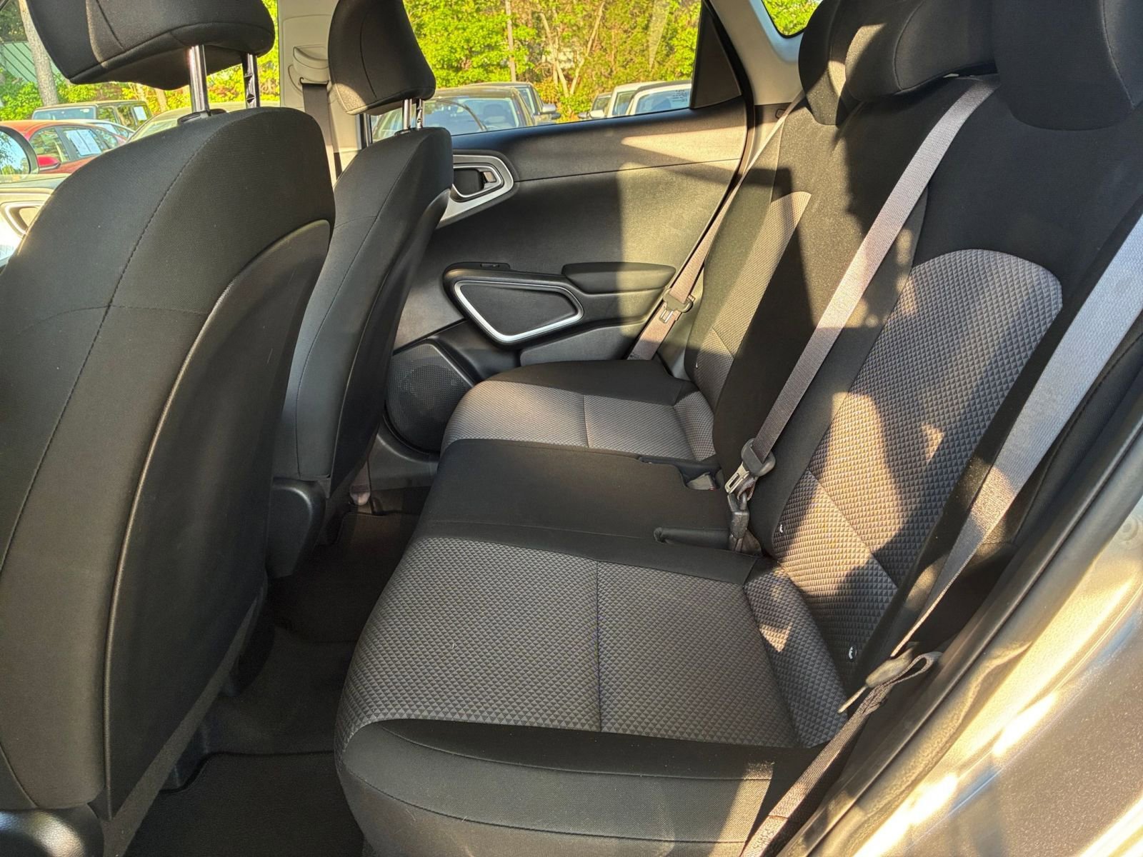 Used 2025 Kia Soul LX w/ LX Technology Package FWD image 27