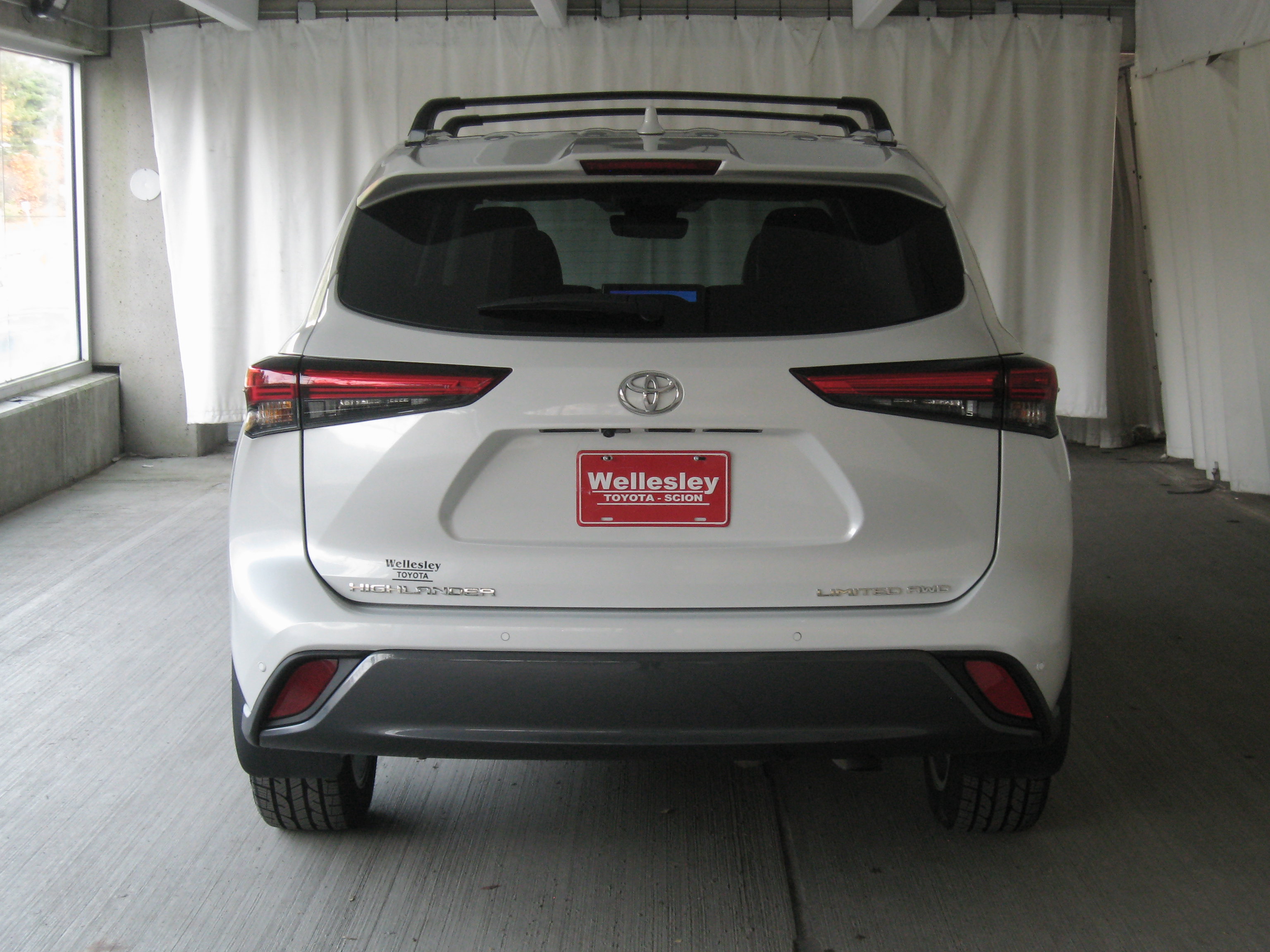 Used 2023 Toyota Highlander Limited AWD/4WD image 29