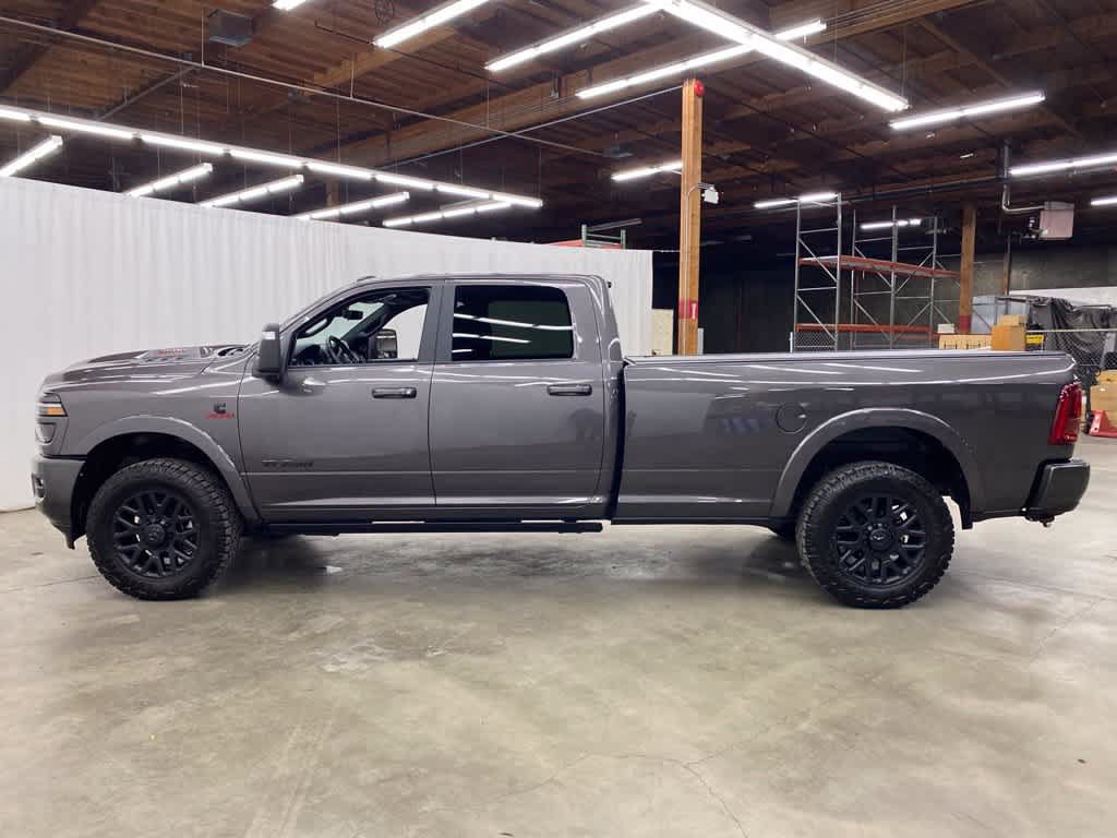 Used 2025 RAM 3500 Limited AWD/4WD image 3