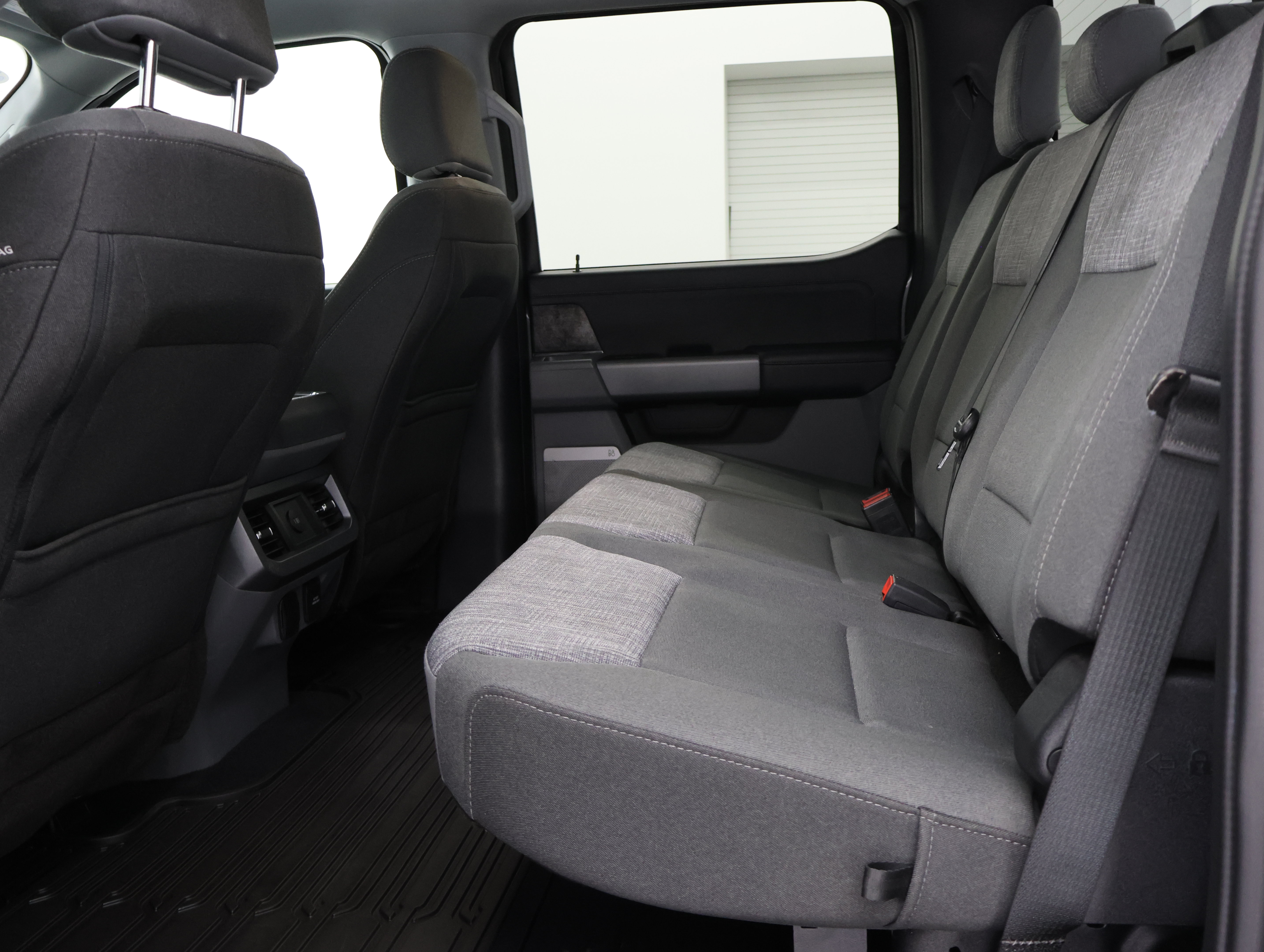 Used 2023 Ford F250 XLT w/ Black Appearance Package AWD/4WD image 38