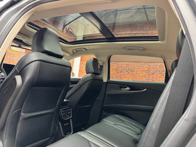 Used 2022 Lincoln Nautilus Reserve image 24