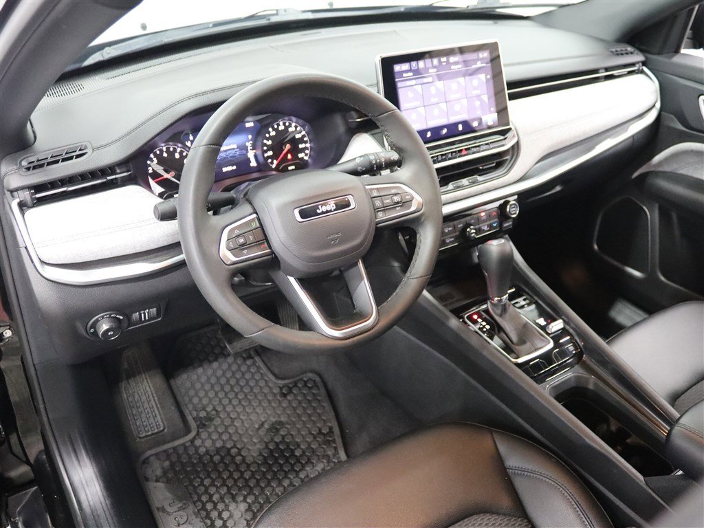 Used 2023 Jeep Compass Latitude w/ Convenience Group image 25