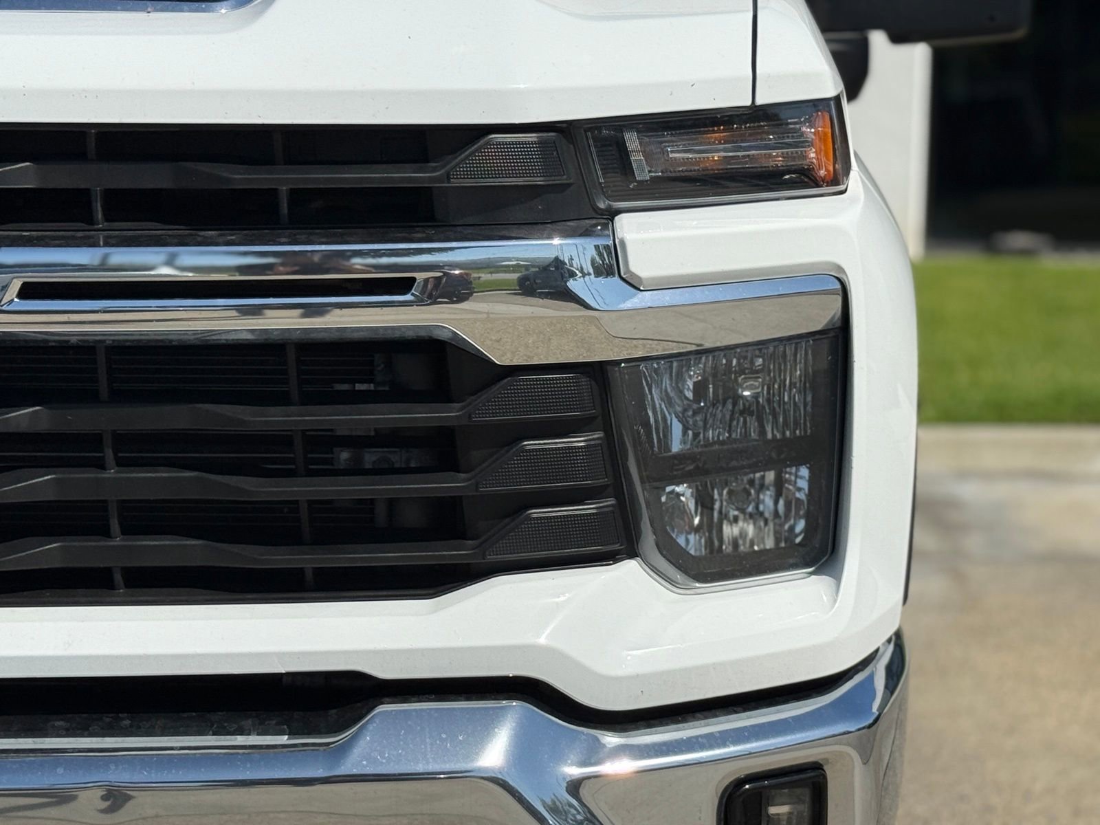 Used 2024 Chevrolet Silverado 2500 LT AWD/4WD image 5