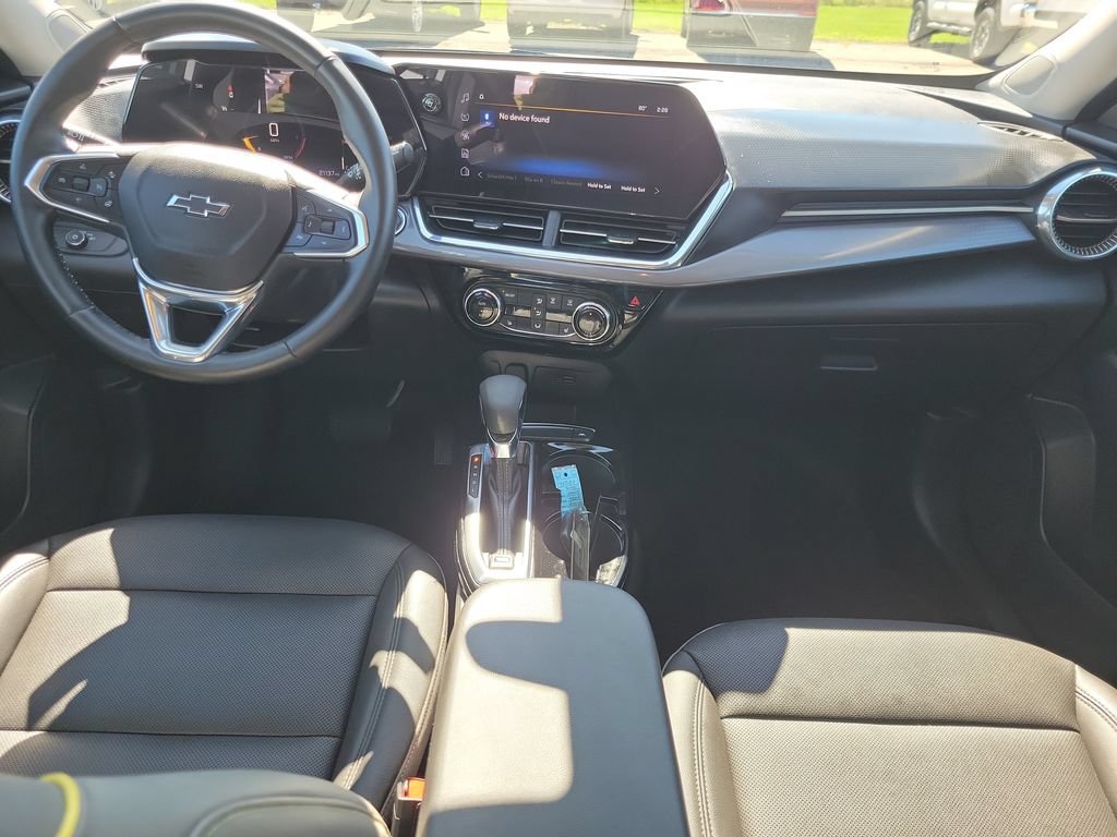 Used 2025 Chevrolet Trax ACTIV w/ Driver Confidence Package FWD image 29
