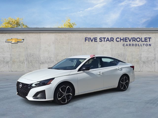 Used 2025 Nissan Altima 2.5 SR FWD image 4