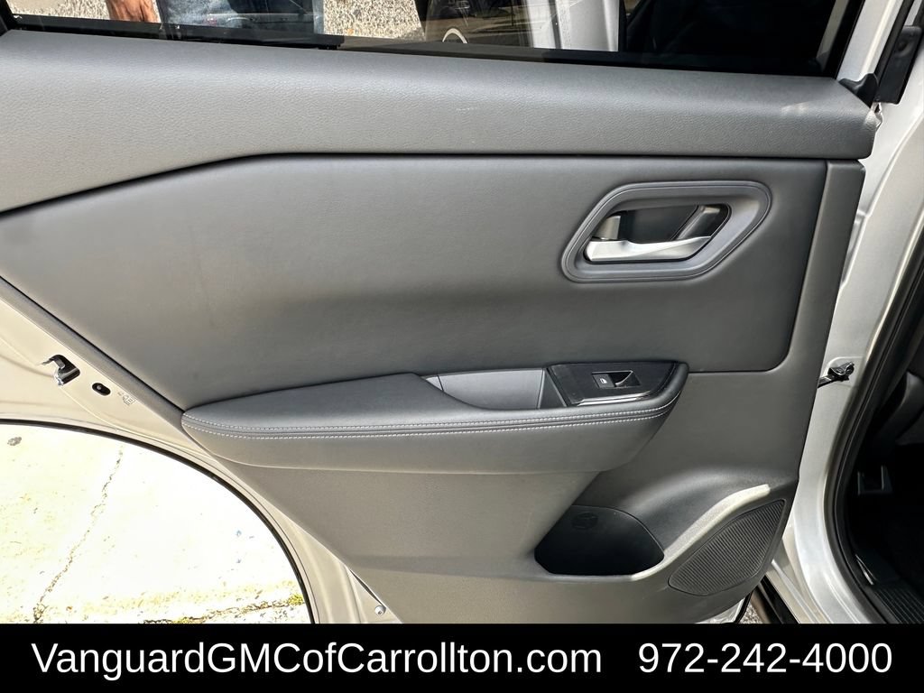 Used 2024 Nissan Rogue SV AWD/4WD image 26