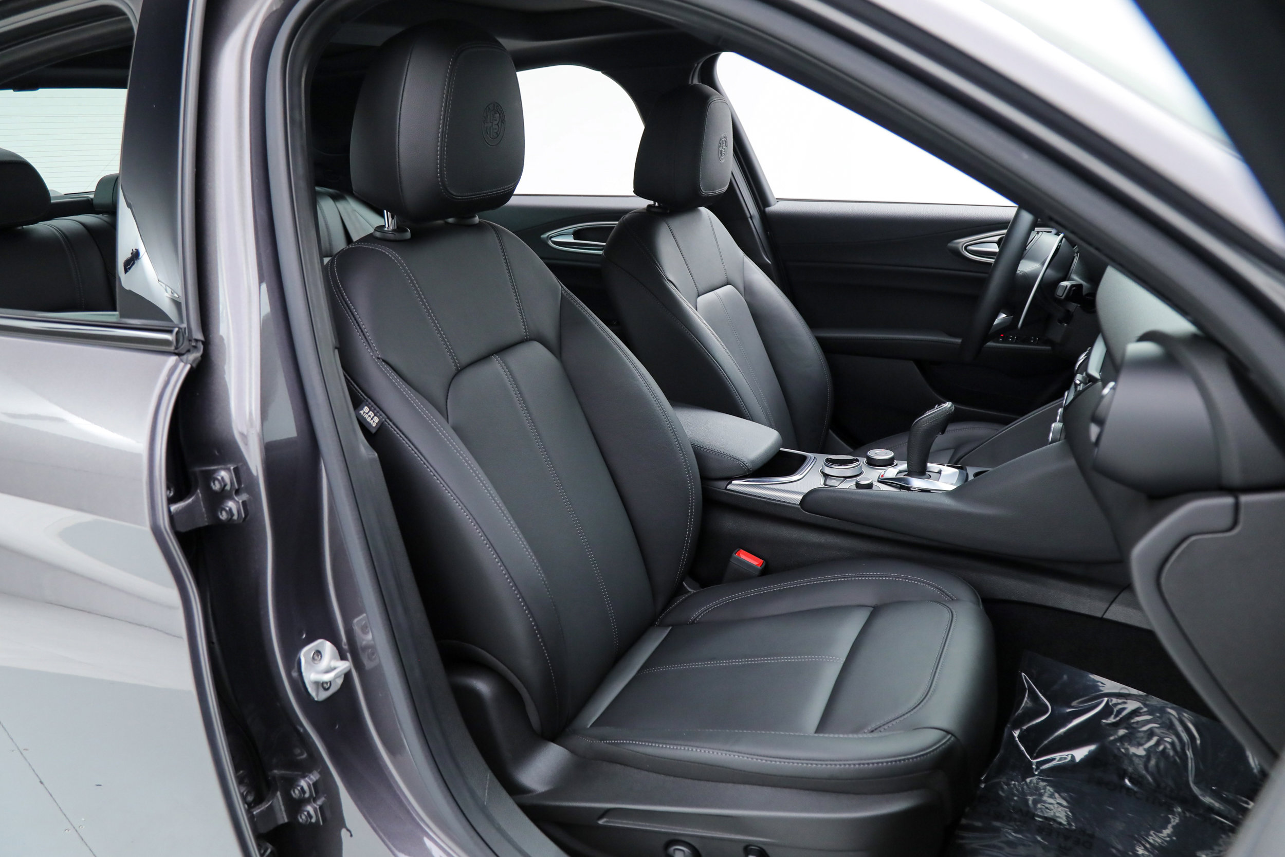 Used 2025 Alfa Romeo Giulia w/ Driving Assist Package image 15