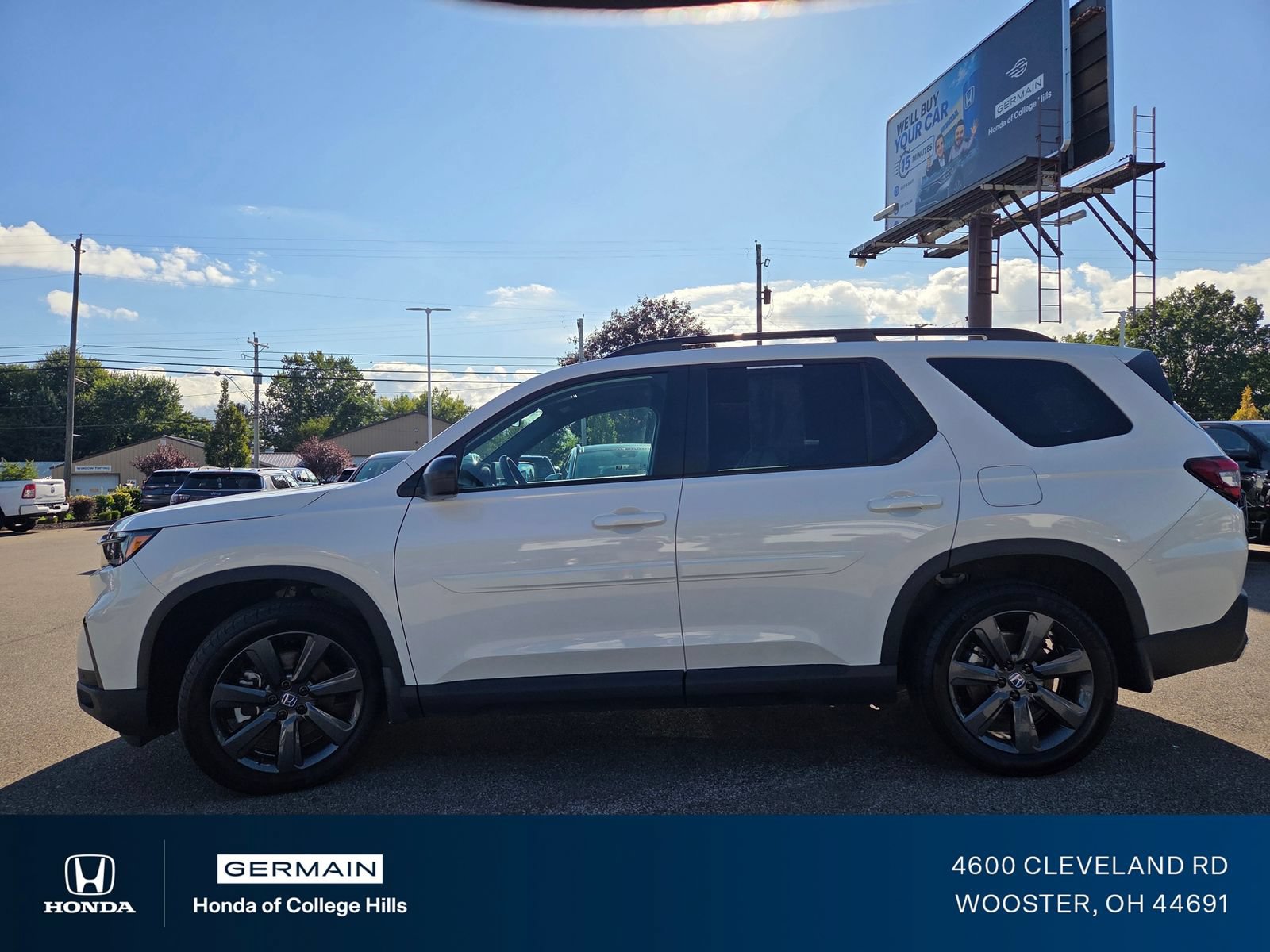 Used 2025 Honda Pilot Sport image 15
