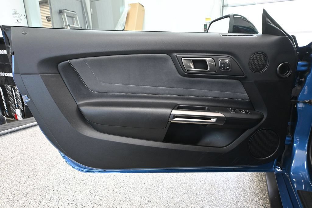 Used 2020 Ford Mustang Shelby GT350 w/ Technology Package RWD image 19