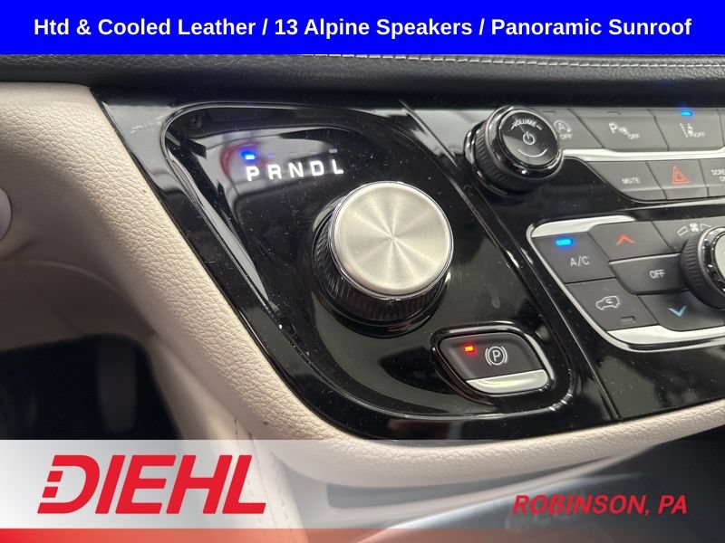 Used 2023 Chrysler Pacifica Limited FWD image 40