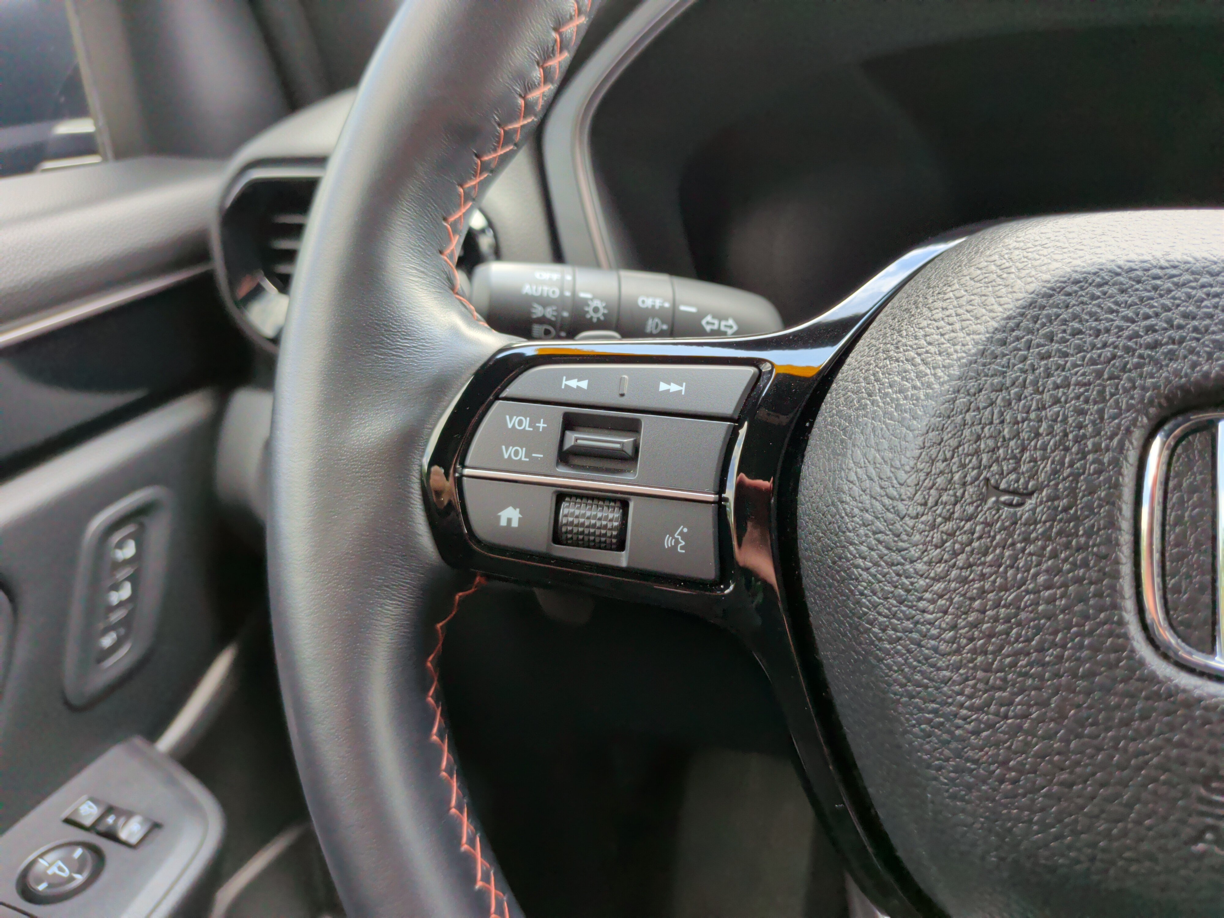 Used 2025 Honda Pilot TrailSport image 23