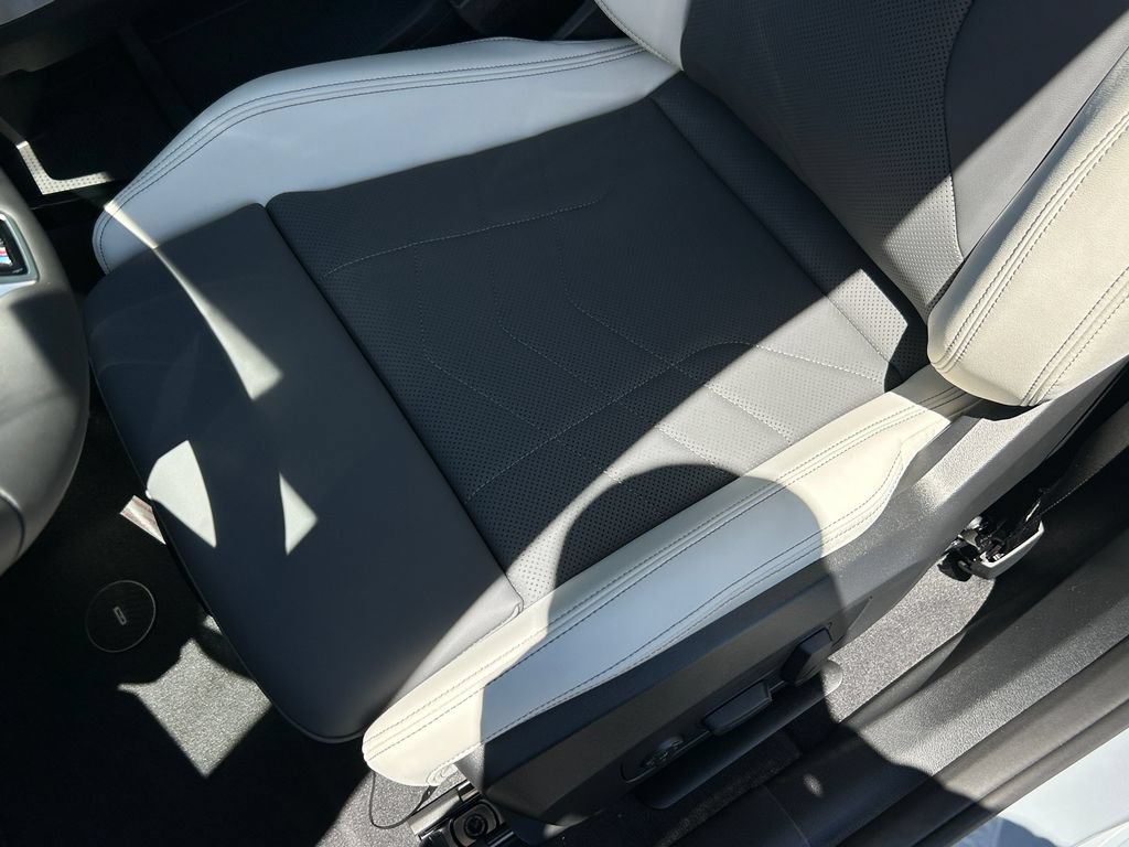 New 2026 BMW X2 xDrive28i w/ Technology Package AWD/4WD image 15