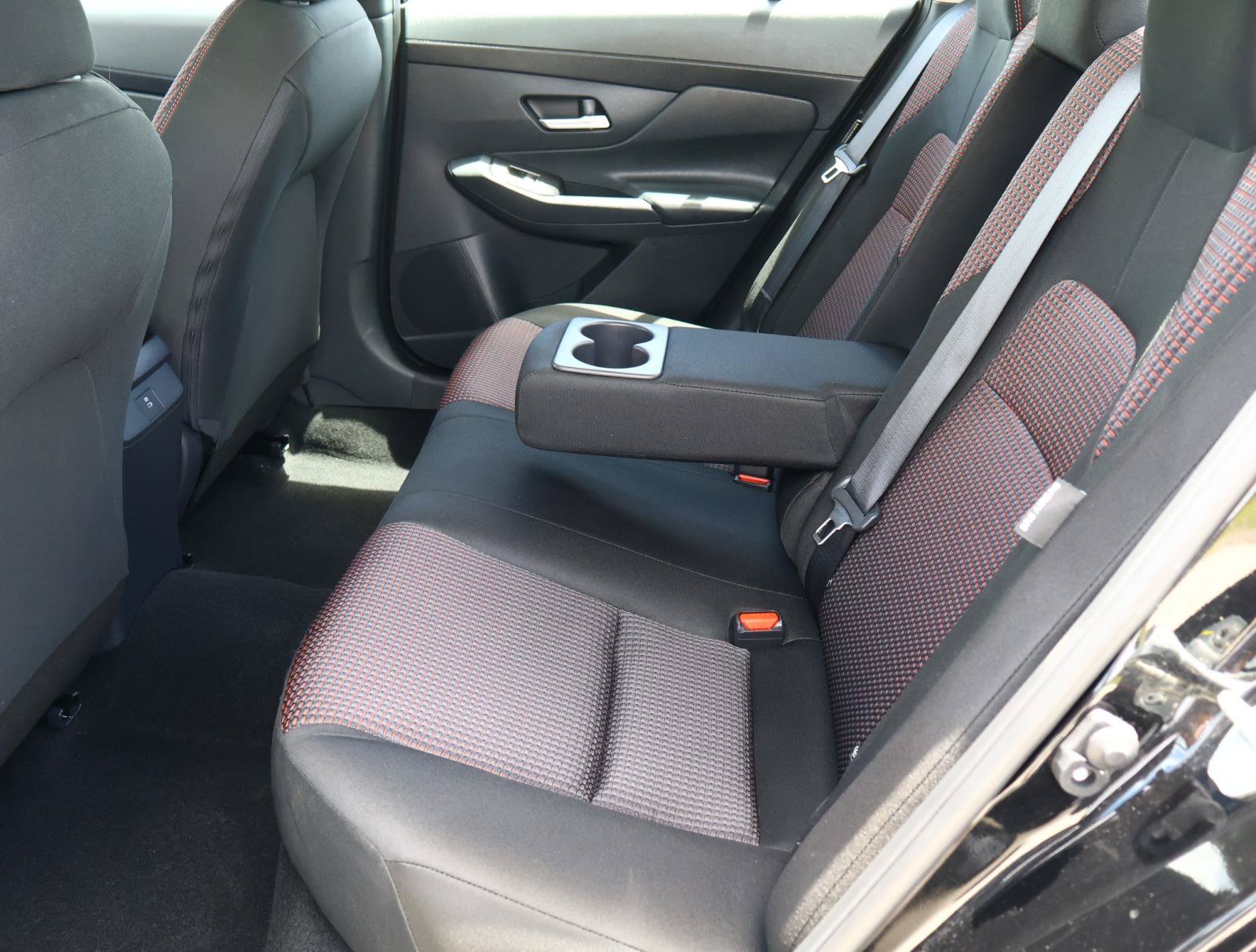 Used 2026 Nissan Sentra SR w/ Floor Mat Package FWD image 19