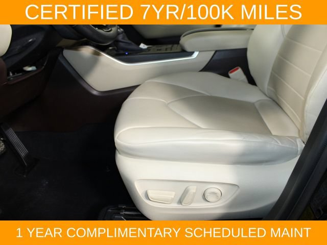 Used 2020 Toyota Highlander XLE AWD/4WD image 18