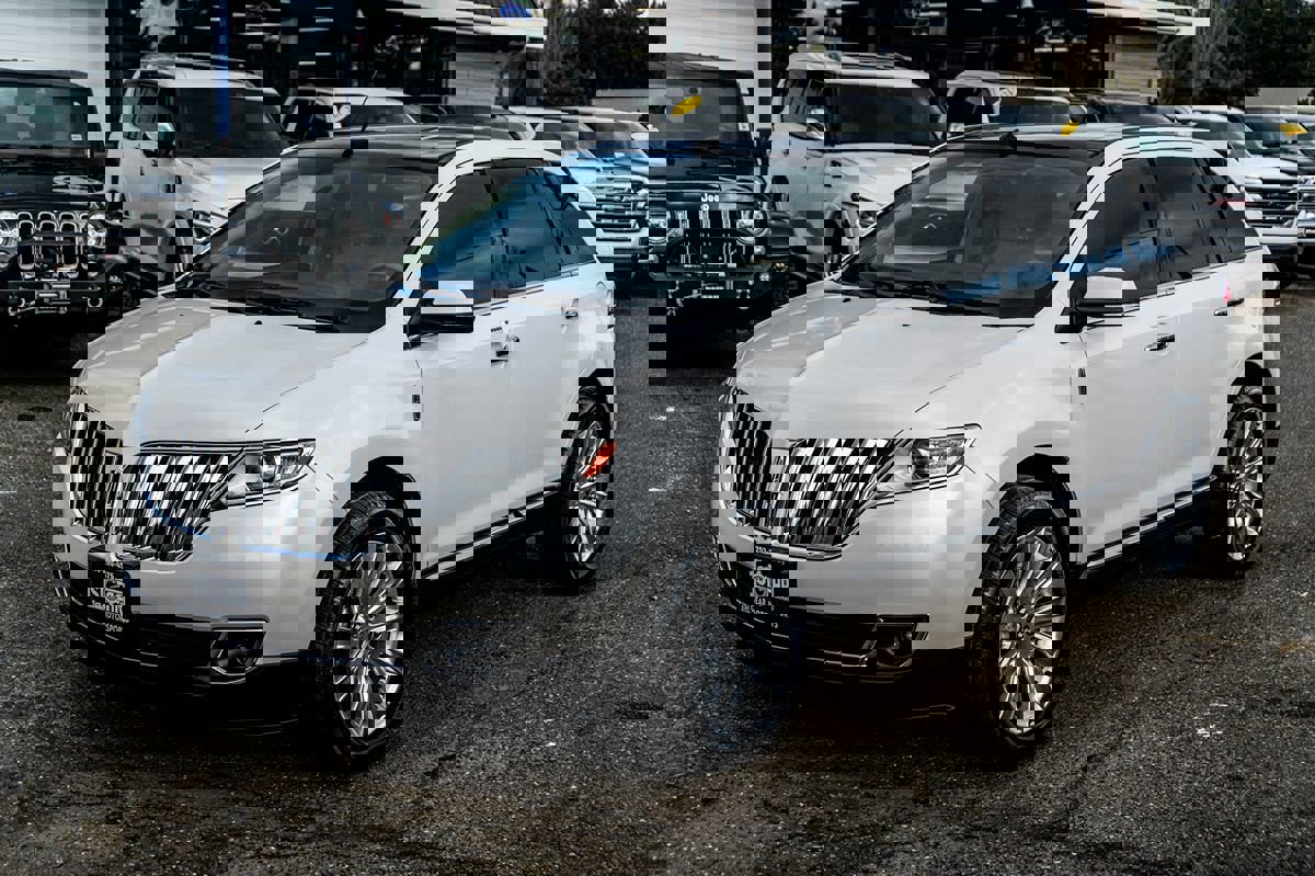 Used 2012 Lincoln MKX AWD image 4