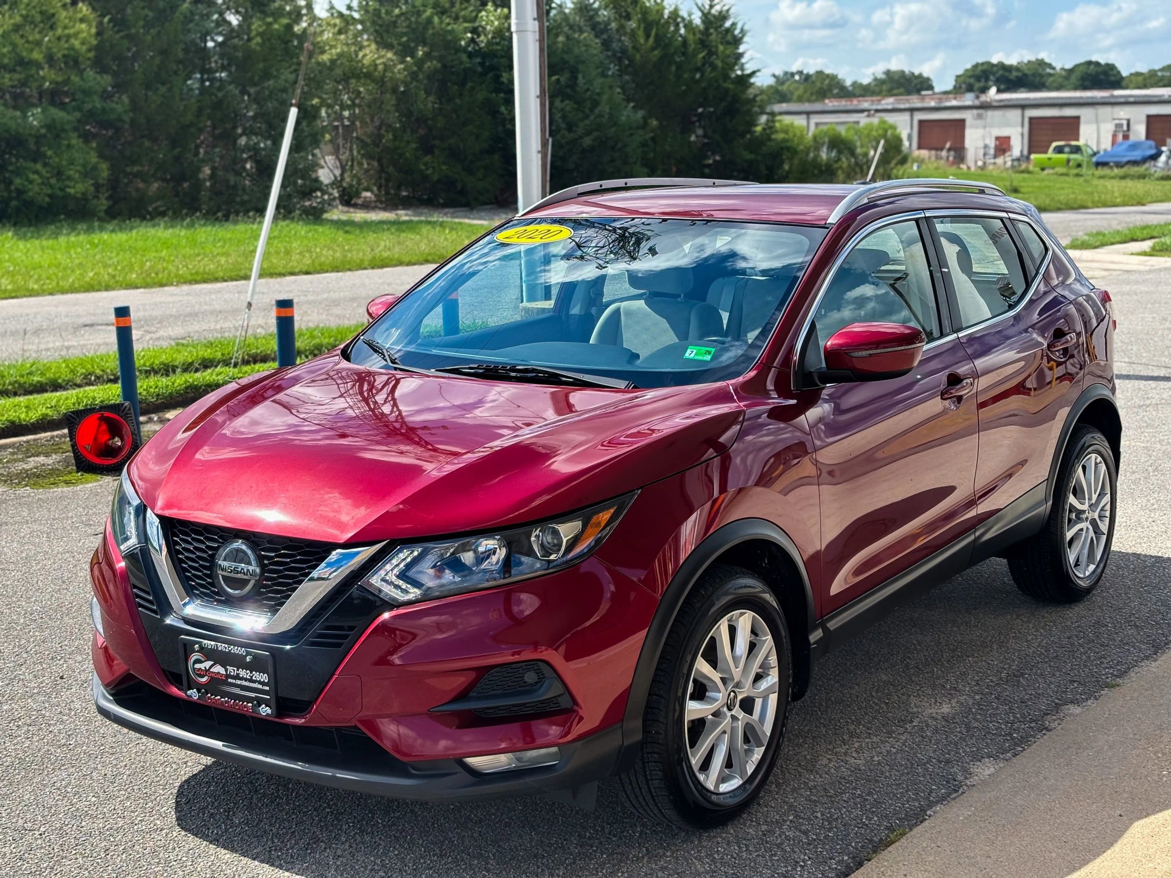Used 2020 Nissan Rogue Sport SV w/ All-Weather Package FWD image 2