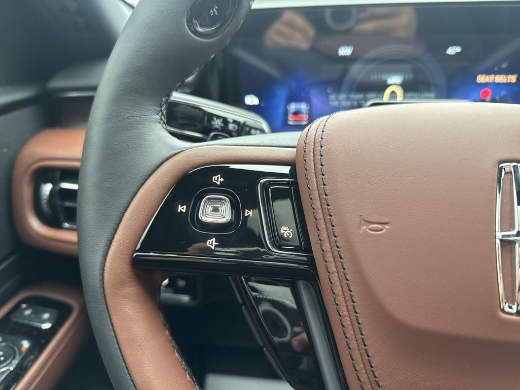 New 2026 Lincoln Aviator Reserve w/ Jet Appearance Package image 18