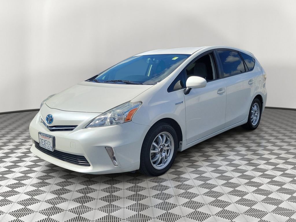 Used 2014 Toyota Prius V Three image 3