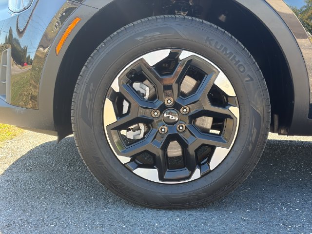 Certified 2025 Kia Sorento S AWD/4WD image 10