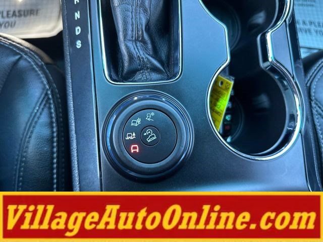 Used 2017 Ford Explorer Limited w/ Equipment Group 301A AWD/4WD image 29