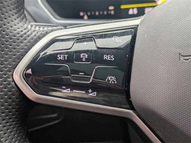 Used 2022 Volkswagen Tiguan SE R-Line image 28