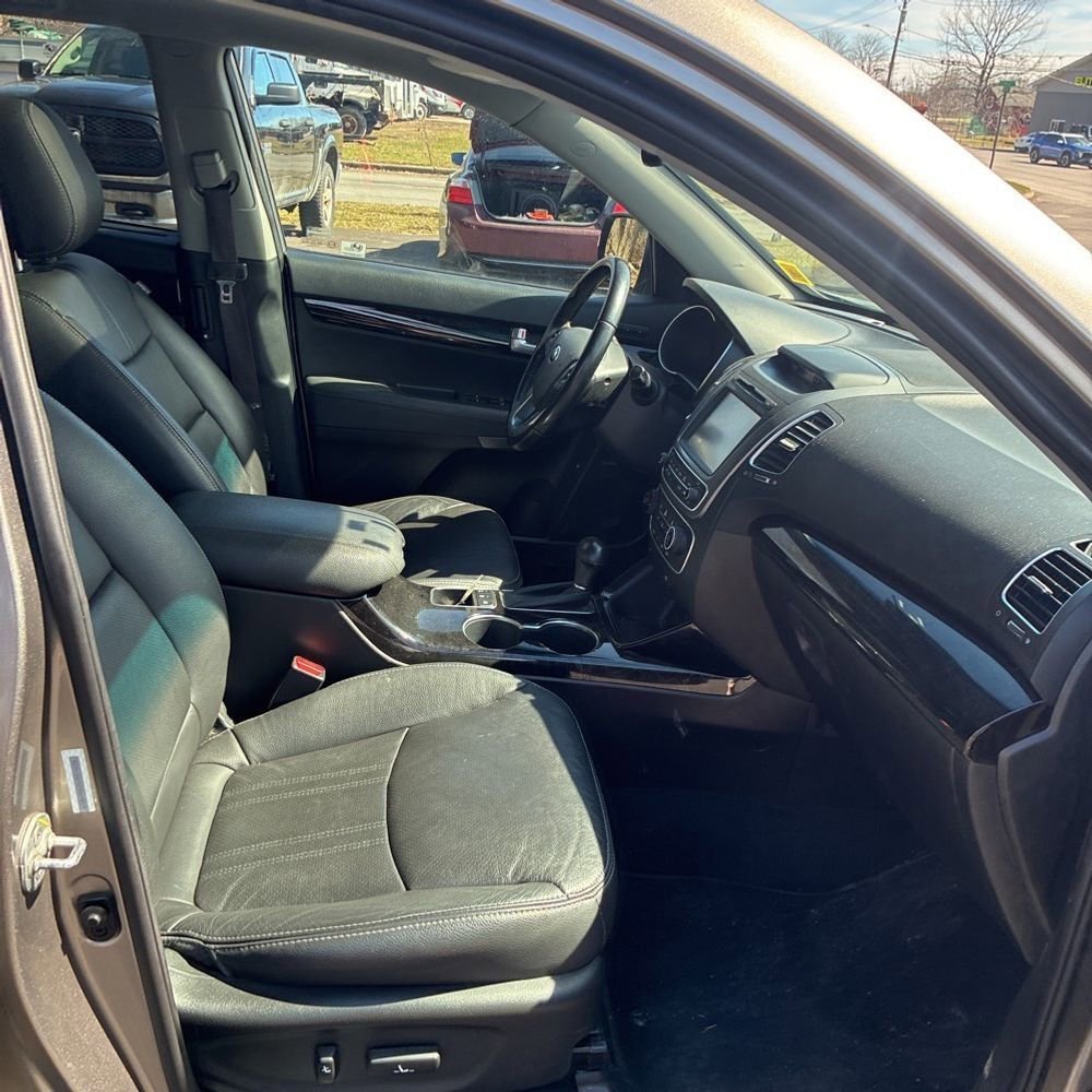 Used 2015 Kia Sorento EX w/ EX V6 Touring Package image 8