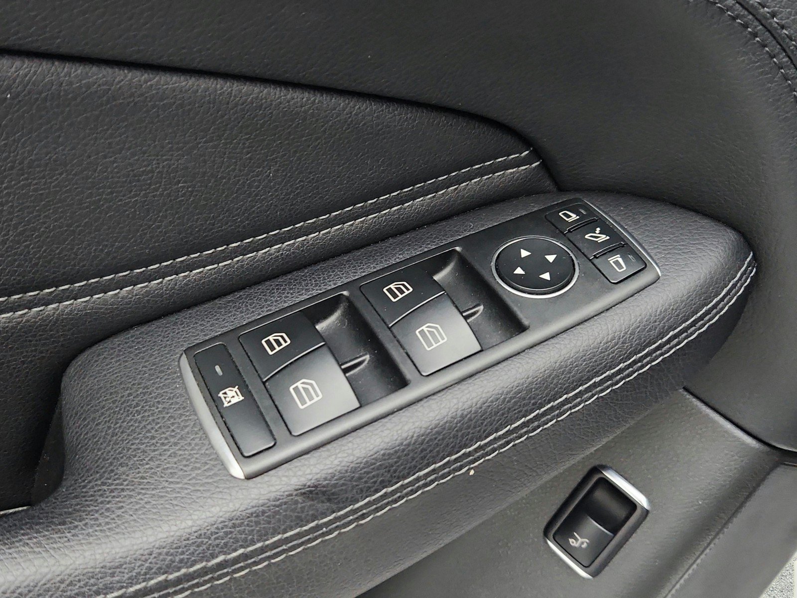 Used 2019 Mercedes-Benz GLS 450 4MATIC image 26