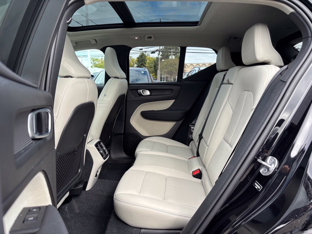 Used 2024 Volvo XC40 B5 Plus w/ Climate Package AWD/4WD image 20