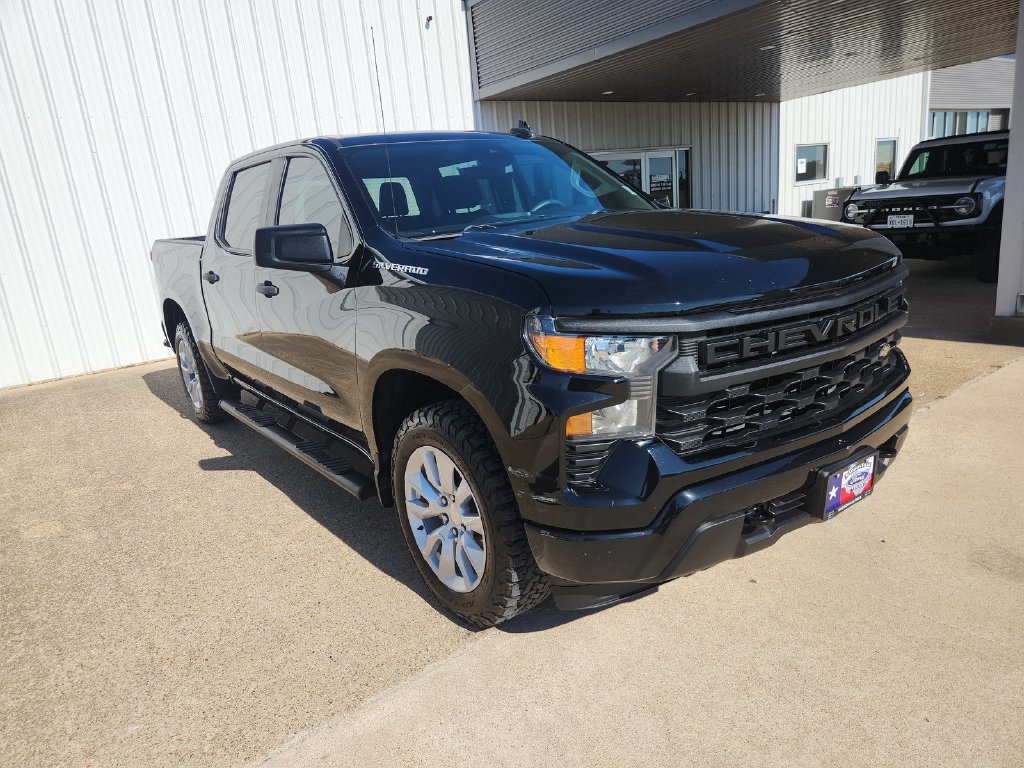 Used 2022 Chevrolet Silverado 1500 Custom AWD/4WD image 1
