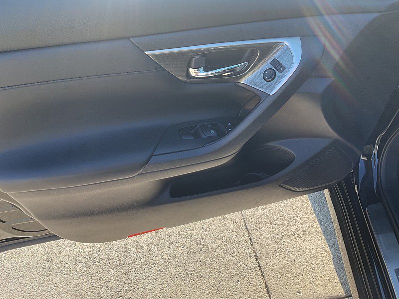 Used 2015 Nissan Altima 2.5 SL w/ Technology Package FWD image 9