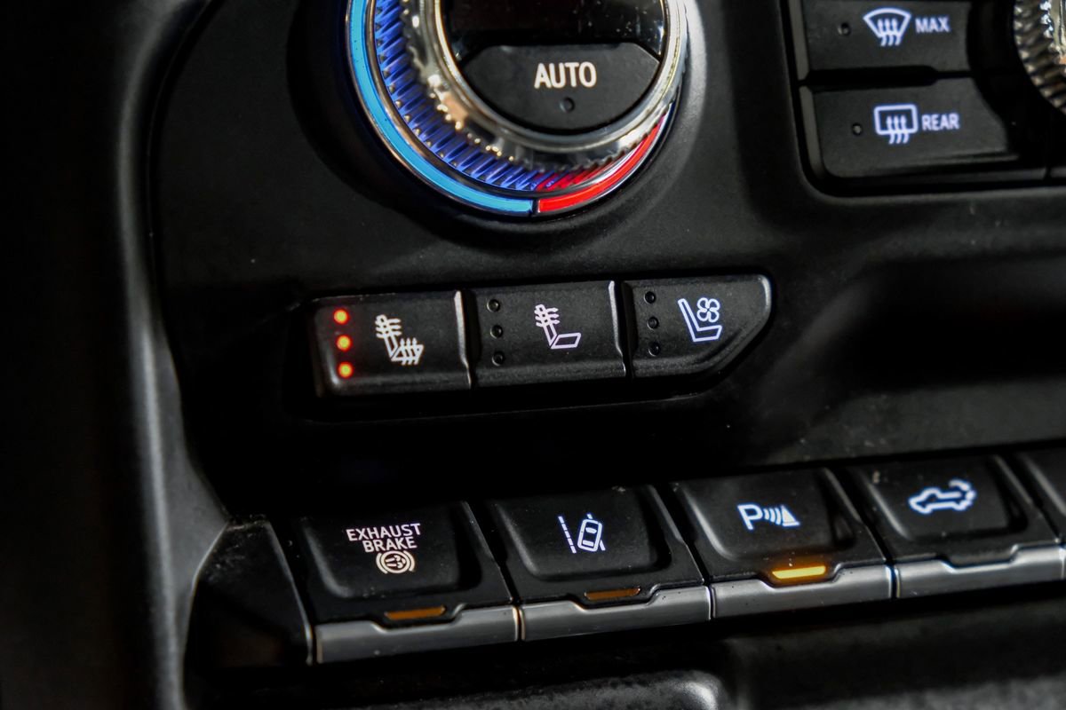 Used 2020 GMC Sierra 3500 AT4 w/ AT4 Premium Package image 28