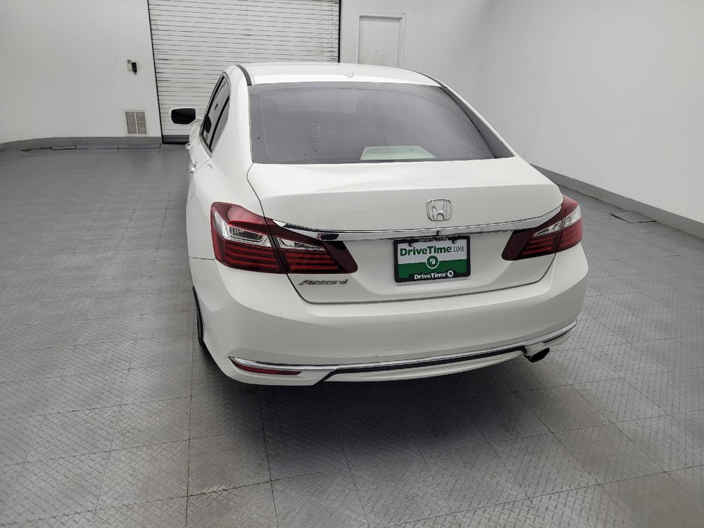 Used 2017 Honda Accord EX image 6