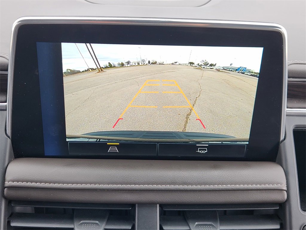 Used 2022 Chevrolet Suburban LT image 18