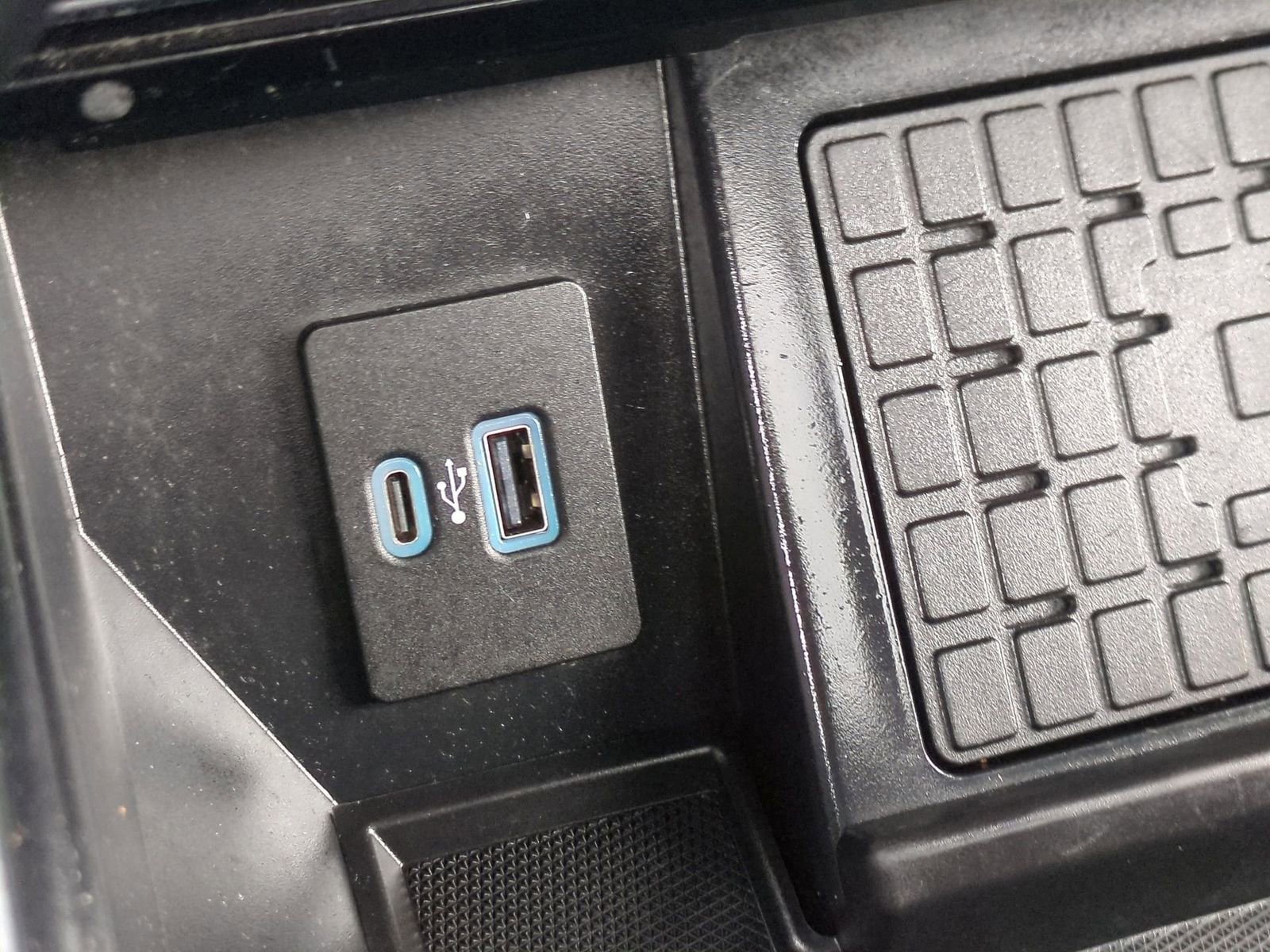 Certified 2023 Ford F150 Lariat w/ Equipment Group 502A High image 38