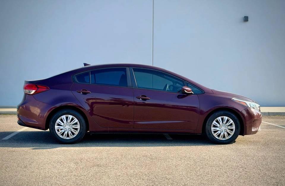 Used 2017 Kia Forte LX FWD image 5