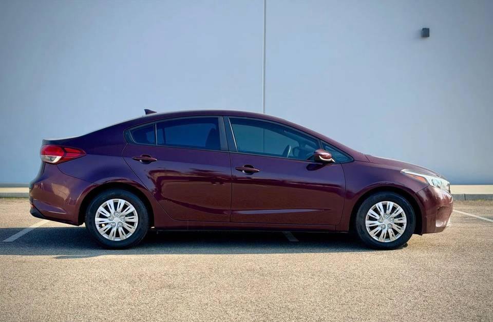 Used 2017 Kia Forte LX image 5