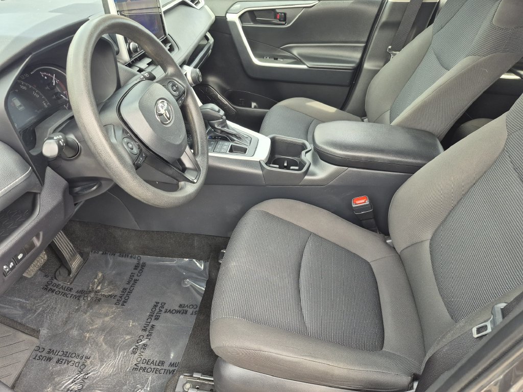 Used 2025 Toyota RAV4 LE AWD/4WD image 11